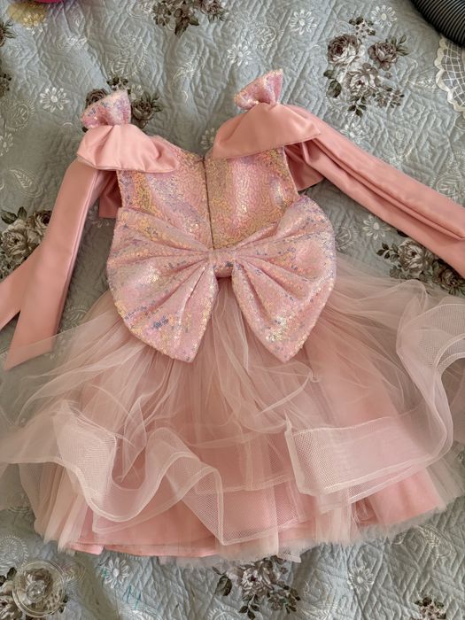 Продаю пышное платье