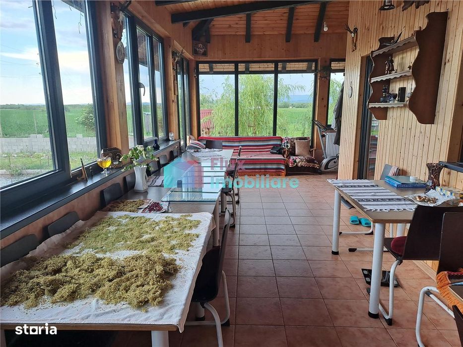Casa cu teren si doua pastravarii in Fantana Mare