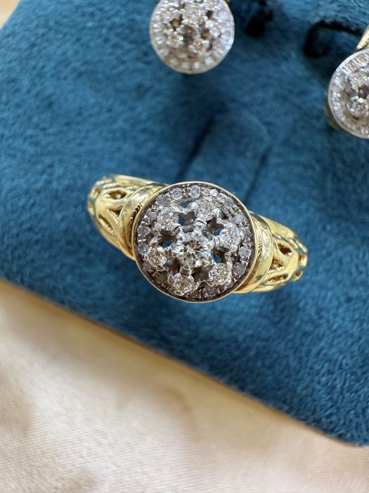 Золотой комплект с бриллиантами