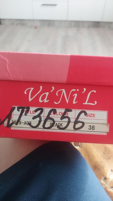 Женская обувь - туфли