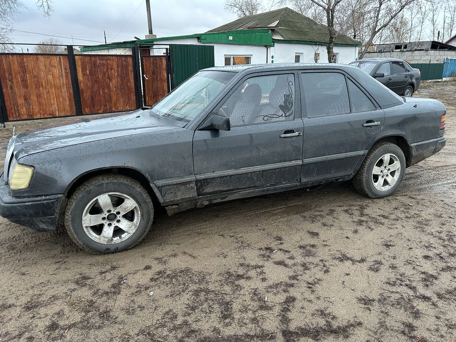 Mersedes e230 w124 kuzov