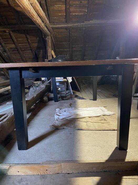 Масивни дървени маси