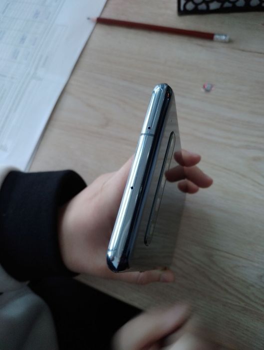 Samsung s10+ 5g holati yahshi 256