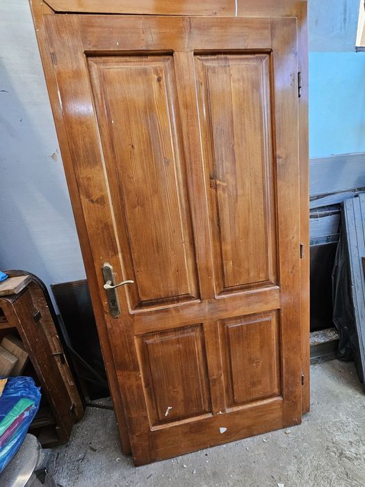 Usa lemn masiv de pin