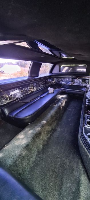Lincoln Town Car Limousine