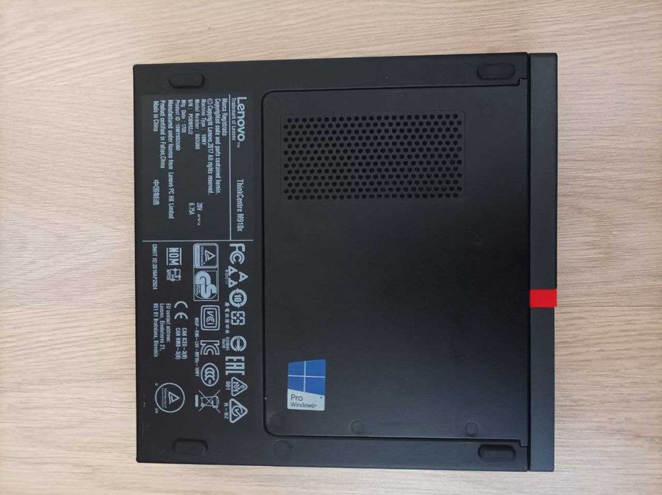 Lenovo ThinkCentre M910x Tiny - Intel Core i5-7500, No RAM, No SSD