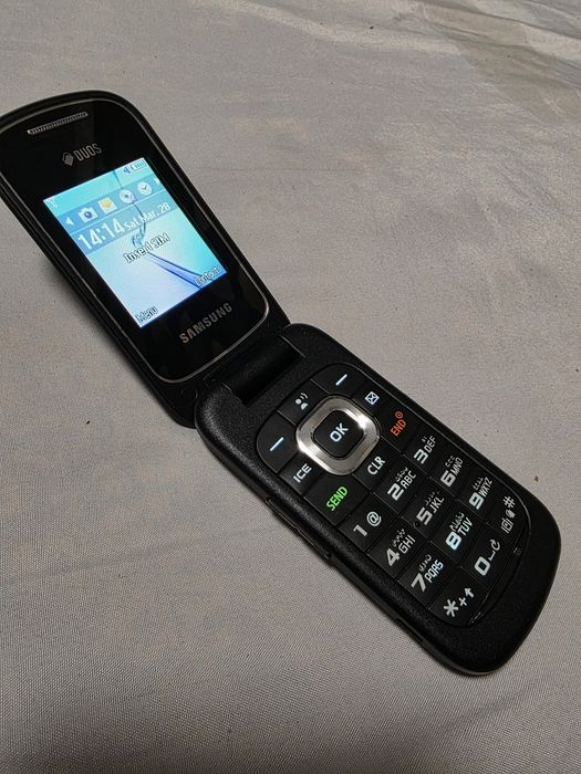 Samsung Gusto 3 telefon sotiladi