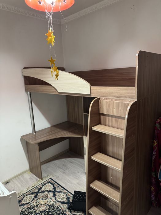 Детский кровать.