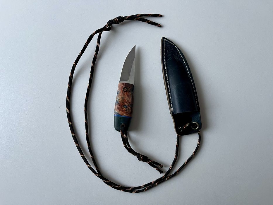 Нож шейный. Шейник. Для ношения на шее.