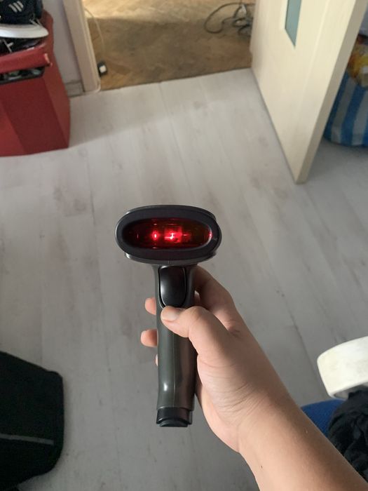 Продавам бежичен четец