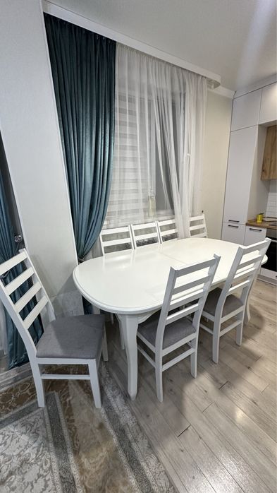 Стол со стульями удлиняющий стол