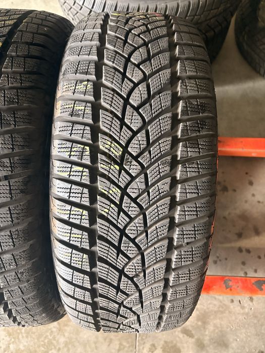 Anvelope iarna 215/55/16 GoodYear UltraGrip Performance 215 55 16 R 16