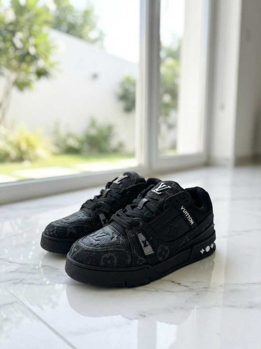 Adidasi LV Trainers Negru - Full Box - Calitate PREMIUM