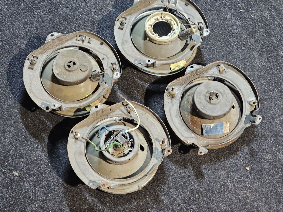 set faruri volkswagen polo 86c hella / bosch / valeo

stare buna

pret