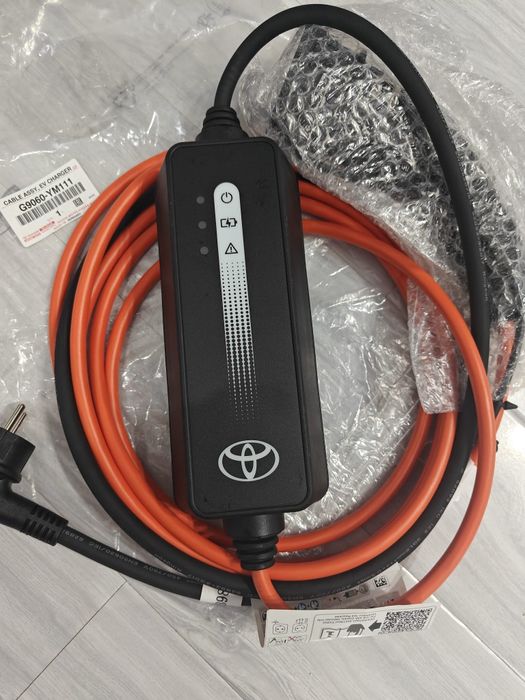 Încărcător auto portabil original TOYOTA RAV4
 PRIUS tip 2 CHR