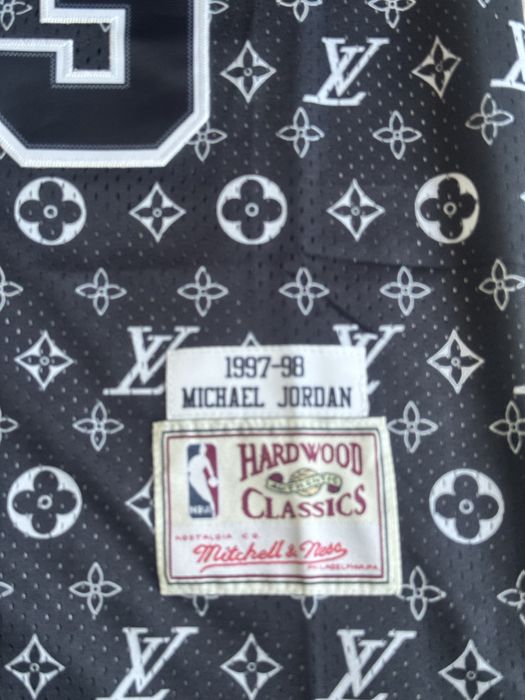 Продам Майку Джерси Michael Jordan