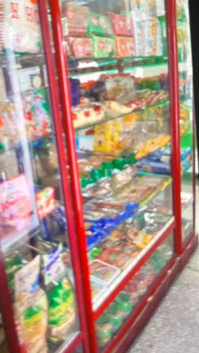 Продаются стеллажи стеклянные