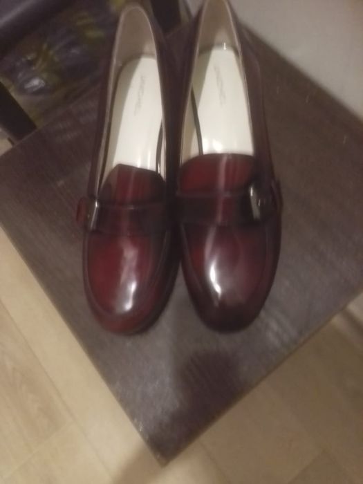 Продам туфли женские