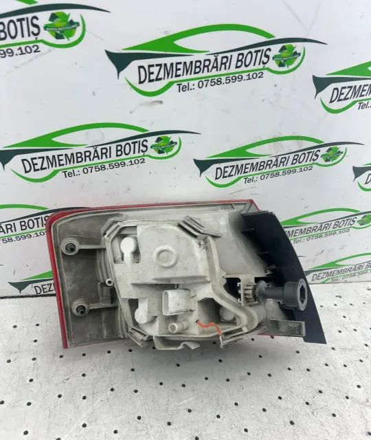 Lampa / Tripla stop dreapta pe aripa 8E9945096E 8E9945096E Audi A4