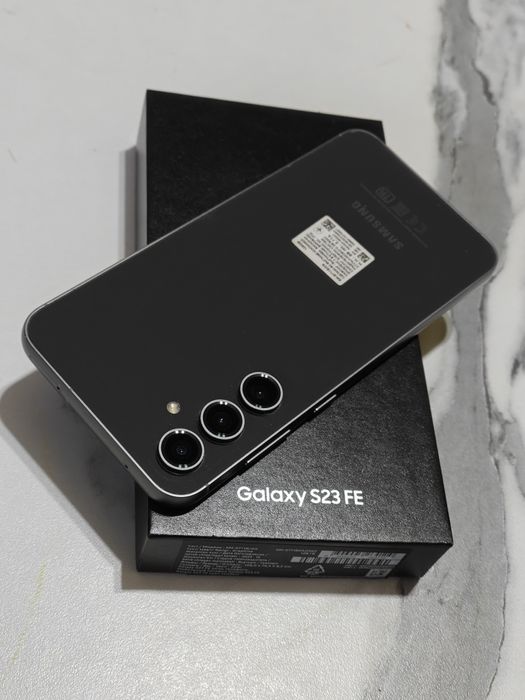 Samsung S23 FE 128 gb Ram 8 5G полный комплект