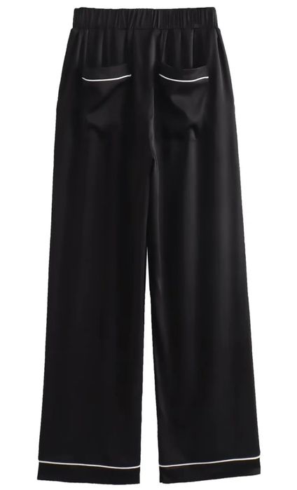 Женская двойка размера S.