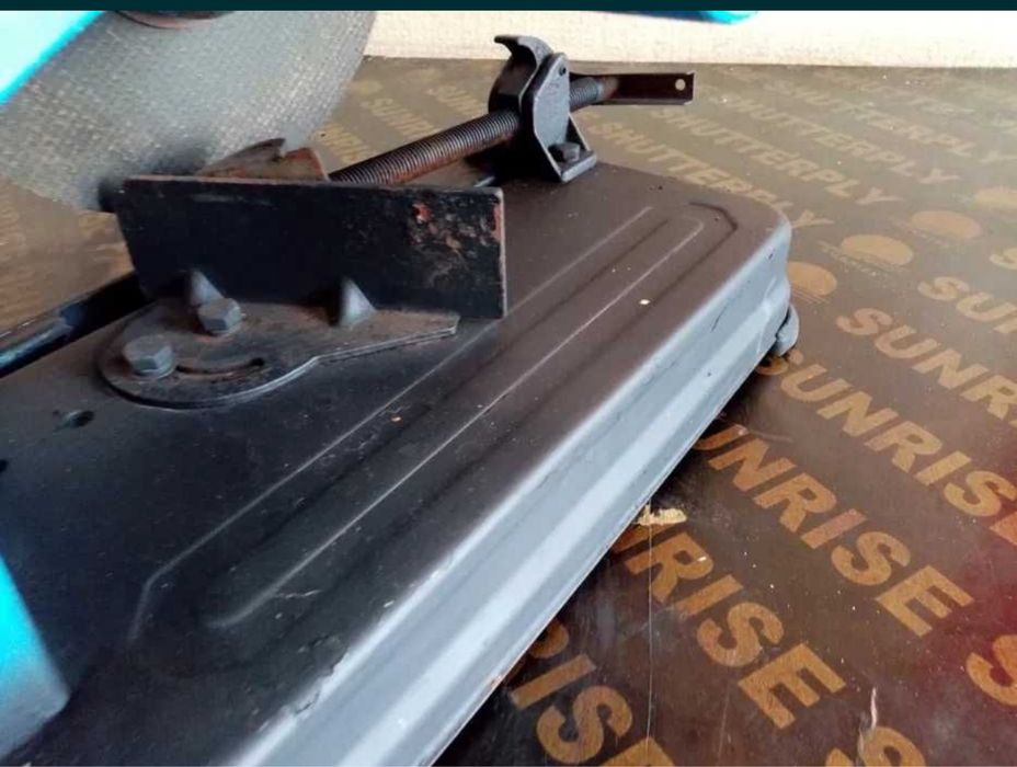 Пендула за метал, настолен циркуляр 220 волта перфектен