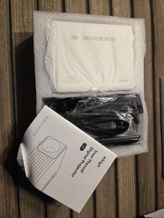 Proiector Mini LED AKIYO O1 720P nativ (pana la 1080p)HDMI USB Nou