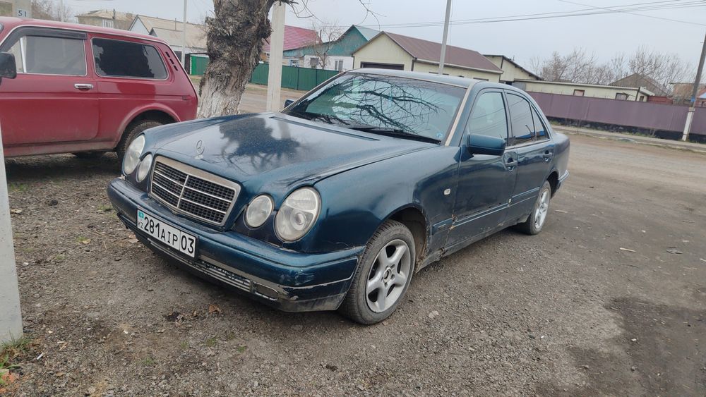 Продам мерседес 210