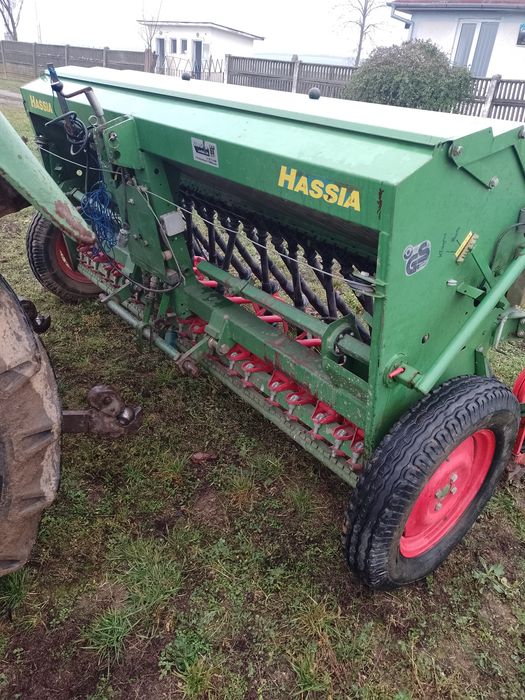 Semănătoare păioase Hassia 2,5m 21 rânduri