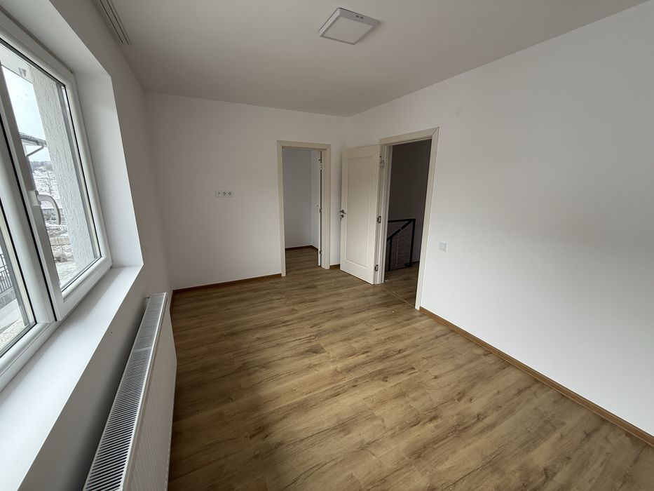 Apartament de vanzare - str. Viile Dealului Mic