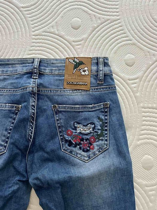 Дънки с камъчета