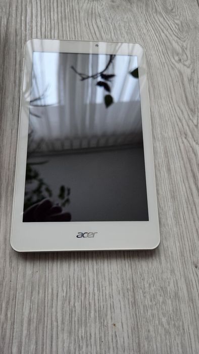 Таблет Acer Iconia Tab 8 W  Windows за ремонт или за части