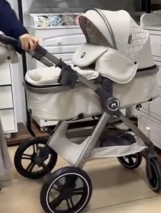 Коляска всесезонная