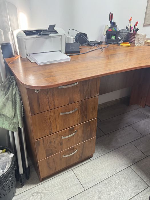 Офисный стол руководителя с ящиками