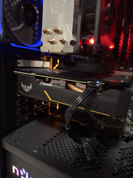 PC Gaming / Workstation i7-9700K + GTX 1650 4GB + 32GB RAM DDR4 + MONITOR