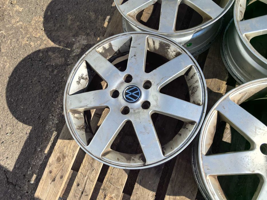 16 цола 5 х 112 мм Фолксваген / Шкода / Сеат / Ауди - 6,5 Инча / ЕТ 52
