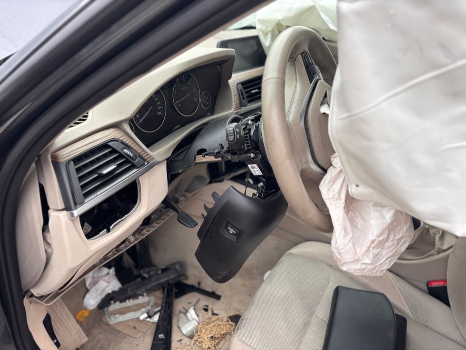 BMW 320 F31 xDrive на части