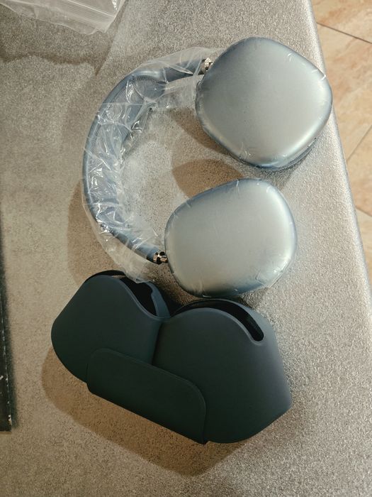Vand casti airpods max