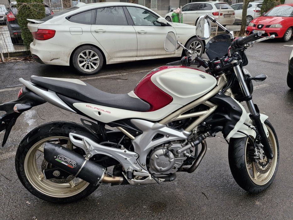 Suzuki Gladius ( Barbie)