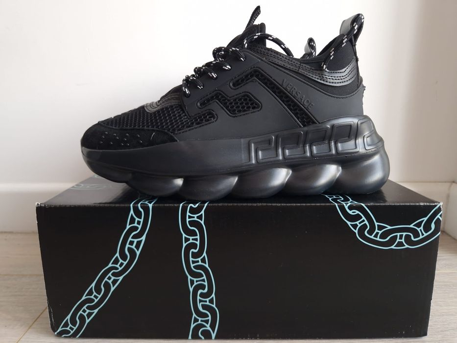 Versace Chain Reaction - Negri - Marimea 41 - Cadoul Ideal - Urgent