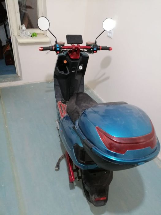 Продается скутер электрический