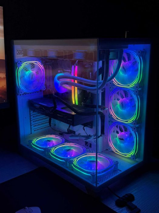 PC gigabyte RTX 4060 + monitor lg + scaun gaming corsair
