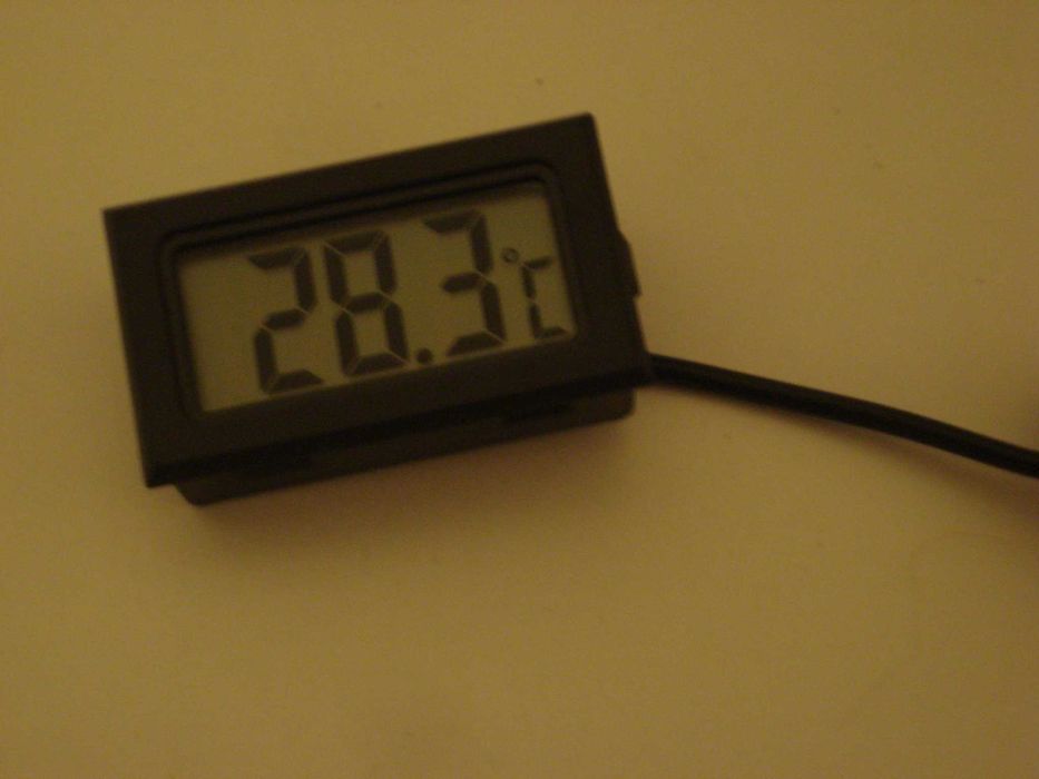 termometru digital cu sonda pe fir 1m + baterii