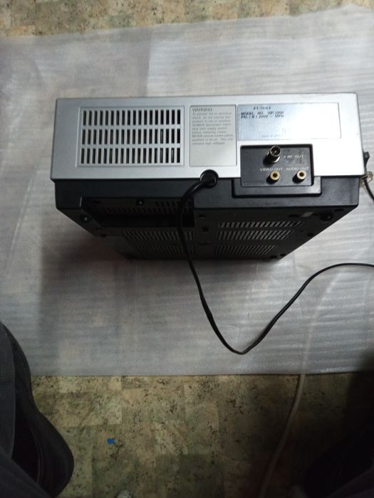 Продавам стар видео плеър с антикварна стойност