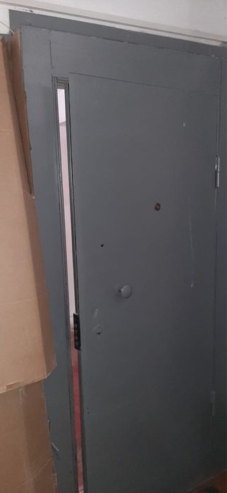 Продам дверь железная