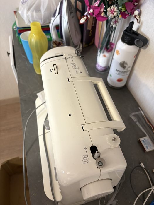 Продам швеиную машину