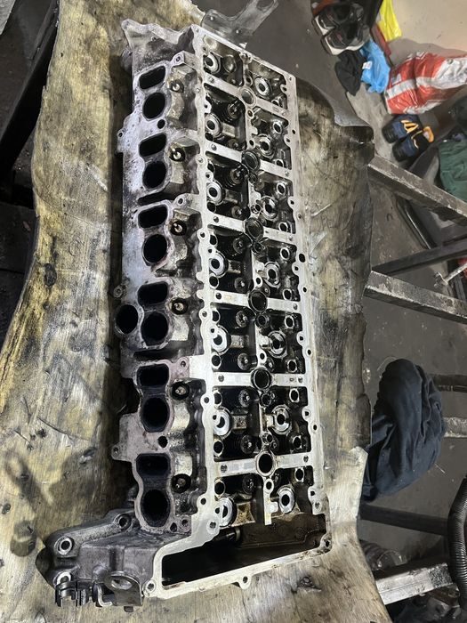 цилиндрова глава bmw e70 4.0d
