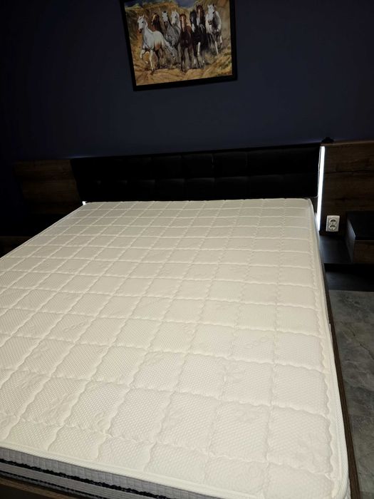 Легло 180/200 с нощни шкафчета 2 бр.  и осветление в Добрич