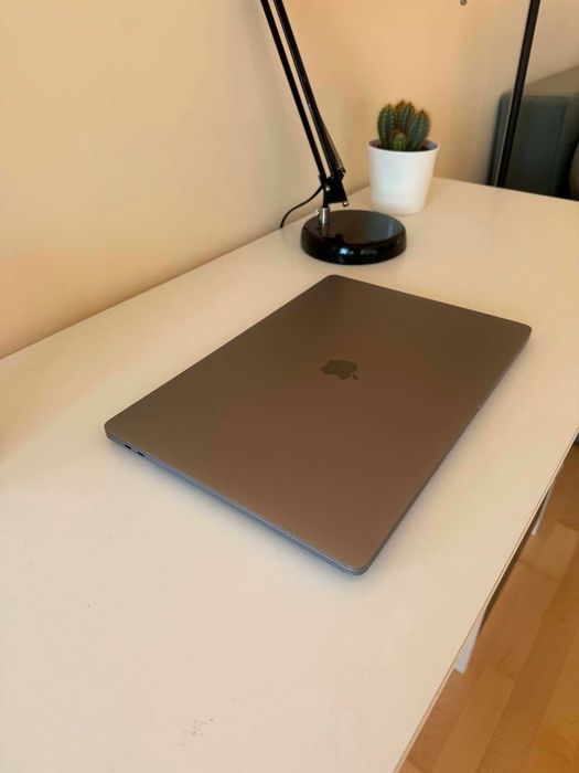 Лаптоп MacBook Pro 16” (2019)