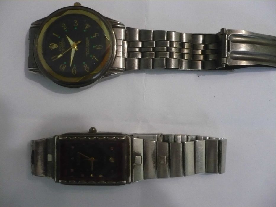 Наручные часы с металлическим браслетом (не работают) на запчасти